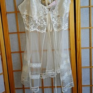 Victoria's Secret bridal negligee with panty.